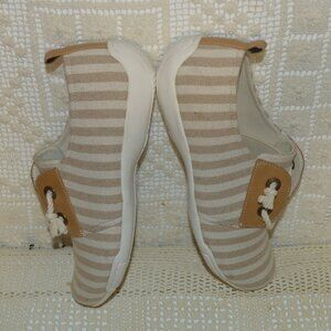 Ros Hommerson 10.5 Wide Tan/Cream Striped Casual Shoes